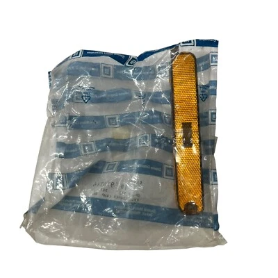 Conjunto de lámpara GM OEM NOS 59767116 parachoques delantero marcador lateral derecho descontinuado de colección Foto 1 de 3