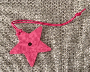 BN DIOR EXCLUSIVE HOT PINK STAR LEATHER BAG CHARM ! - Picture 1 of 3