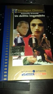 GRIMALDI-UN DELITTO IMPOSSIBILE-VHS Videocassetta nuova sigillata-L'Unione Sarda - Picture 1 of 1