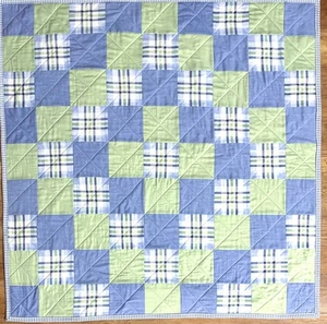Baby Quilt Handarbeit blau Jungen Kleinkind Patchwork Krippe 40" x 40" NEU - Bild 1 von 3