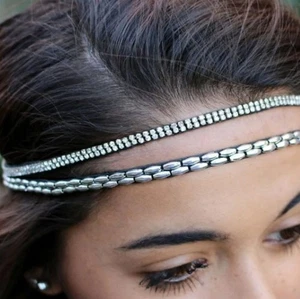 Diadema Paula de peltre rosa doble elástico con cuentas y diamantes de imitación accesorio plateado - Imagen 1 de 9