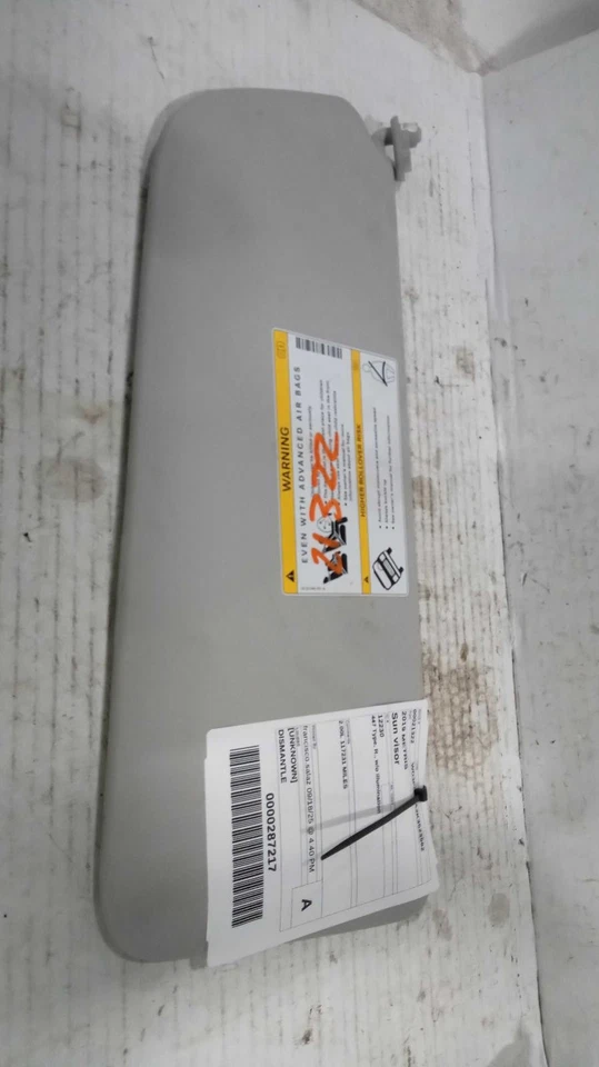 2019 Mercedes-Benz Metris Sun Visor White OEM Used 623361 117K Miles — 第 1/4 张图片