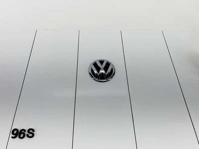 17-18 VOLKSWAGEN TIGUAN LIMITED PUERTA TRASERA PUERTA LEVADIZA EMBLEMA LOGOTIPO SÍMBOLO OEM Foto 1 de 4