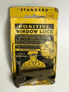 Standard Vintage Positive Window Lock - Brass - in Original Packaging - home - Bild 1 von 6