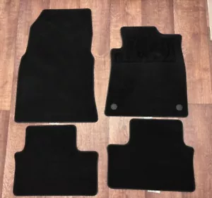 Genuine Renault Clio Mk 5 RHD Set Of Car Carpet Floor Mats Textile 8201711352 - Picture 1 of 7