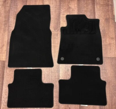 Genuine Renault Clio Mk 5 RHD Set Of Car Carpet Floor Mats Textile 8201711352 - Image 1 of 4