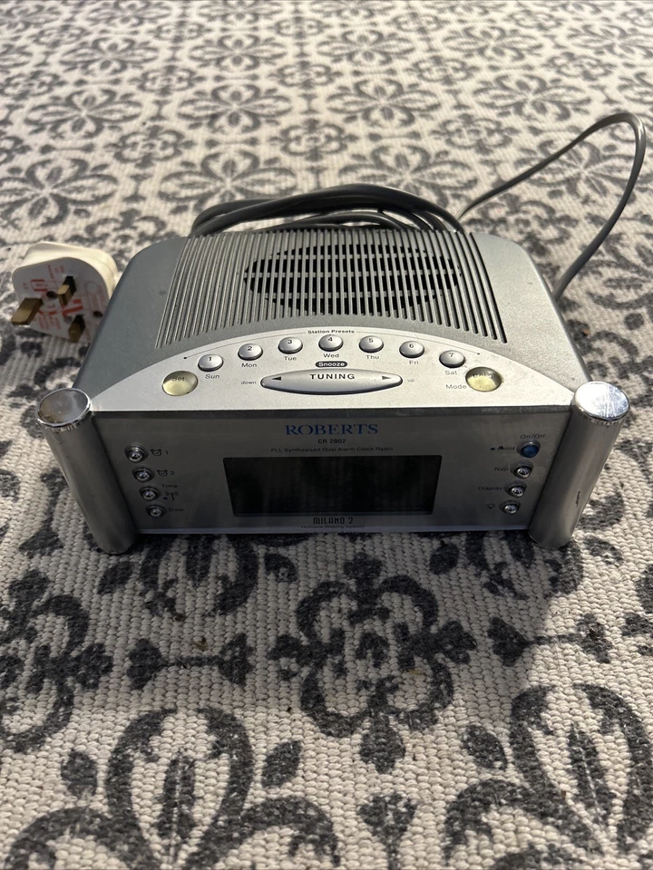 ROBERTS CR 2002 Milano 2 Humane Waking System Dual Alarm Clock Radio Auto Time - Image 1 of 3