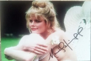 Mariel Hemingway Signed 4x6 Color photo from Playboy semi-nude - Picture 1 of 2