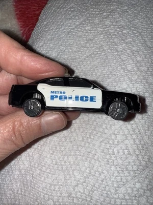 Maisto  Fresh Metal METRO POLICE '07 DODGE CHARGER 1:64 Scale Die-cast - Image 1 of 4