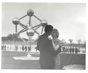 8x10 Foto Original Documental Unas vacaciones en Bruselas 1958 Feria Mundial - Imagen 1 de 1