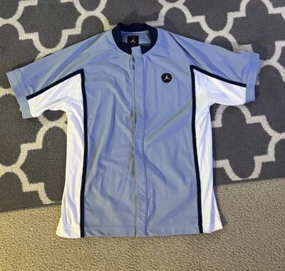 Juego de calentamiento de baloncesto vintage para hombre marca Nike Jordan azul. Foto 1 de 4
