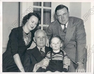 1940 Boston Red Sox Baseball Player HOF Shortstop Joe Cronin Press Photo - Picture 1 of 2