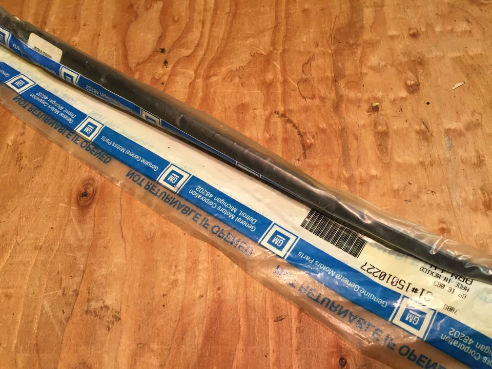 1999-2000 CADILLAC ESCALADE TAHOE NOS GM A/C DELCO WINDSHIELD WIPER ARM 15010227 - Image 1 of 2