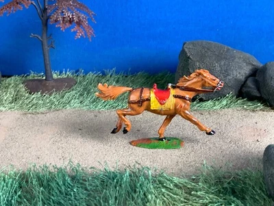 Figura miniatura vintage Elastolin Alemania caballo marrón con silla roja (40 mm) Foto 1 de 4