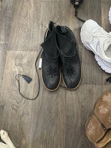 Musse And Cloud schwarz bestickt Stiefel neu Größe 10 - Bild 1 von 5