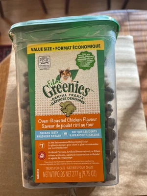Greenies Feline Adult Dental Cat Treats, Oven Roasted Chicken Flavor, 9.75 oz. - Image 1 of 2