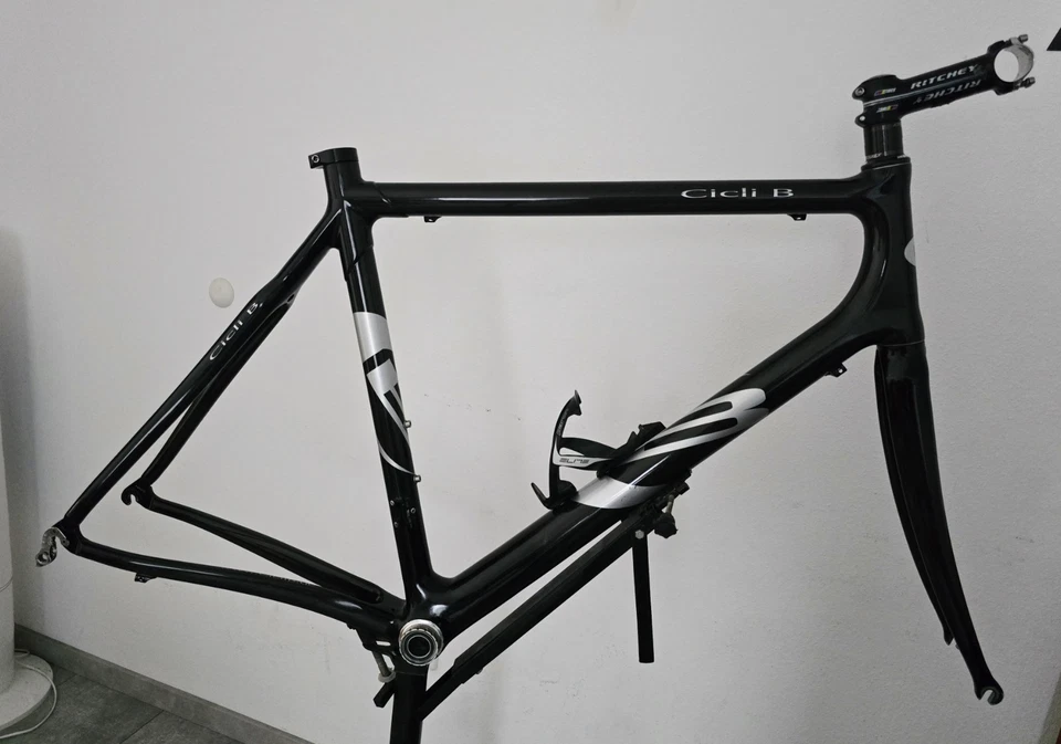 **Cicli B Carbon Rennradrahmen Set – 55 cm ( sehr leicht ca. 2 kg.)** - Bild 1 von 4