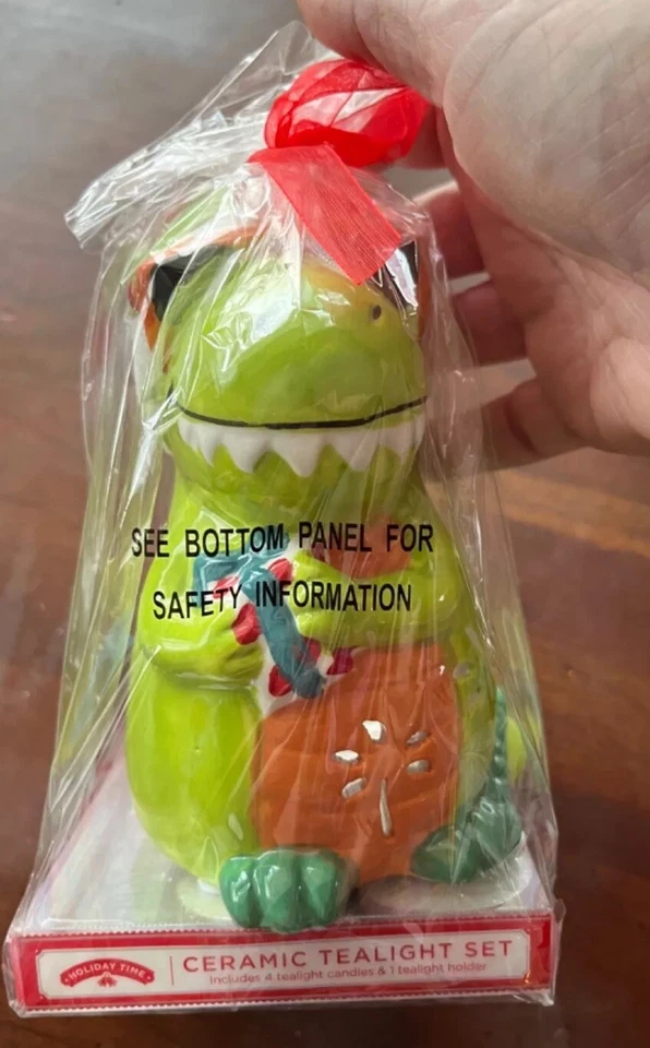 Juego de 4 velas de té de cerámica de dinosaurio Holiday Time 1 soporte NUEVO Santa Dino Foto 1 de 4