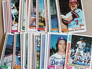 1982 TOPPS BASEBALL TRADING CARDS YOU PICK MULTI DISCOUNT updated 10/18/23