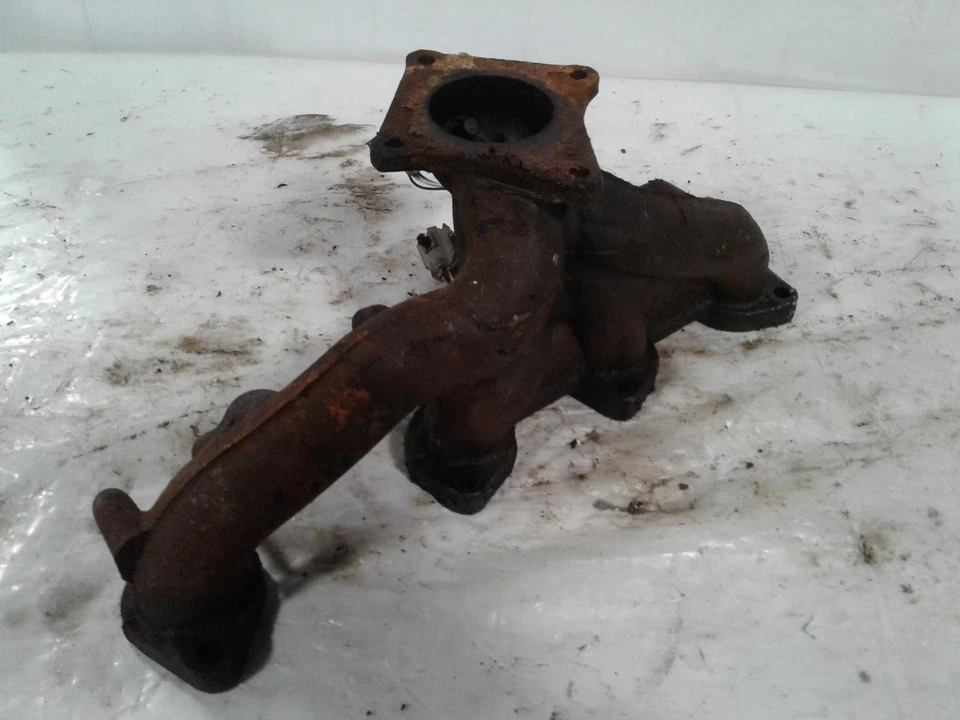 Colector de escape trasero derecho usado se adapta a: 1996 Plymouth Voyager 6-181 3,0 L R. trasero Foto 1 de 4