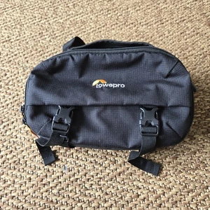 Lowepro Trekker Lite HP 100, Camera Bag. - Picture 1 of 7