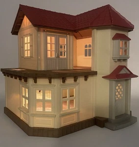 Casetta con tetto rosso Sylvanian Families. Epoca Calico Critters Casa di Campagna - Funzionante Vintage - Foto 1 di 20