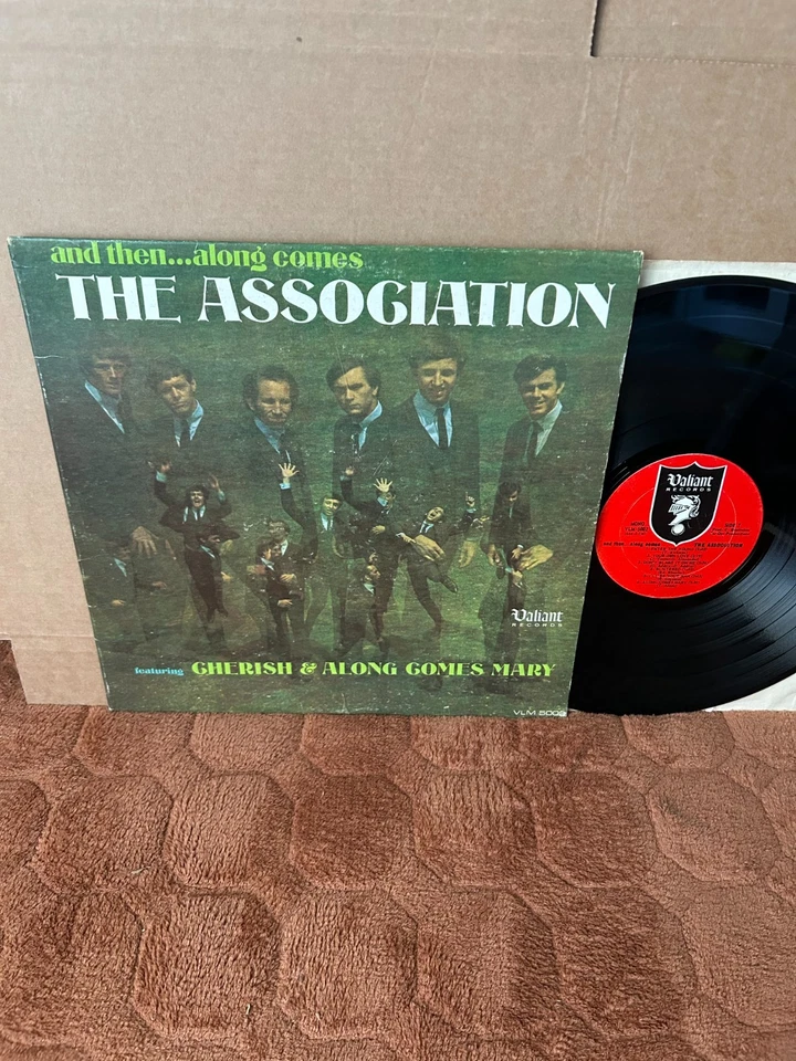 ASSOCIATION – AND THEN…ALONG COMES Valiant '66 Mono LP US Soft PSYCH GARAGE ROCK - Image 1 of 4