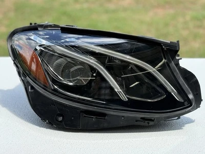 Faro derecho derecho LED OEM 2017-2019 Mercedes-Benz Clase E daños en el lado del pasajero Foto 1 de 4