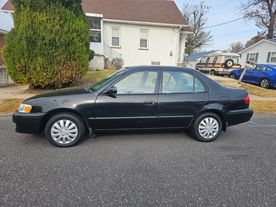 2002 Toyota Corolla CE - Image 1 of 4