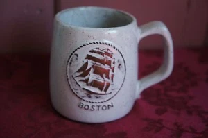 SPECKLED EARTHENWARE SOUVENIR "BOSTON" MUG WITH SHIP MOTIF - Imagen 1 de 4