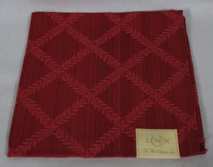 SELTEN EINGESTELLT LENOX CRANBERRY FARBE LORBEERBLATT MUSTER SERVIETTE 19" X 19" NEU MIT ETIKETT - Bild 1 von 6