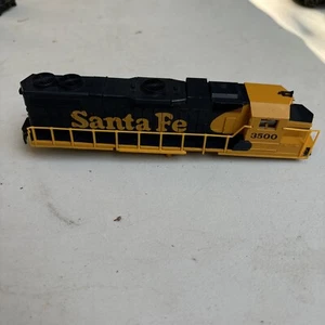Life-Like HO Scale GP38-2 Diesel Locomotive Santa Fe #3600, Train Only No Wheels - Picture 1 of 6
