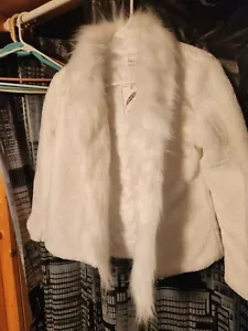 Is women's jacket - Picture 1 of 3