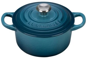 Le Creuset Enameled Cast Iron Signature Round Stew Pot - 2.5 Qt - Ocean - NEW - Picture 1 of 3