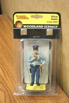 WOODLAND SCENICS OFFICER DUNKIN G SCALE FIGURE - Image 1 of 2