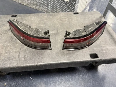Juego de luces traseras derecha e izquierda Jeep Grand Cherokee L 2021-25. Foto 1 de 4