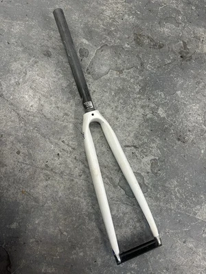 Kinesis carbon road bike forks 1 1/8 700c - NOS - Image 1 of 3