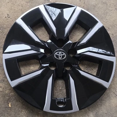 (1) Genuine OEM 2026 Toyota bZ XLE 18" Hubcap Wheel Cover #0D p/n 42602-42100 - Image 1 of 4