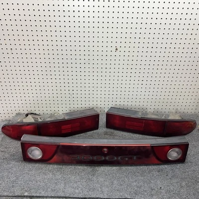 Juego de luces traseras OEM para Mitsubishi 3000GT 1991-1999 Foto 1 de 4