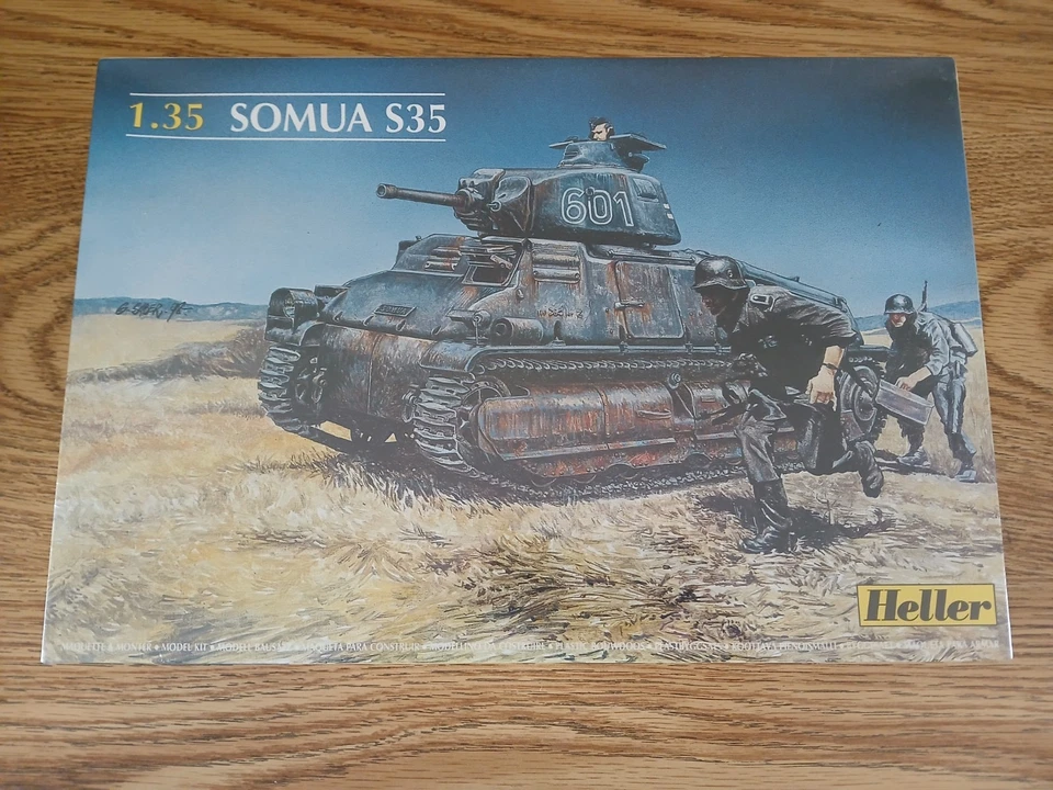 全新带盒,海勒 - 二战法国索瓜 S35 中号坦克,1/35 比例模型套件 — 第 1/1 张图片