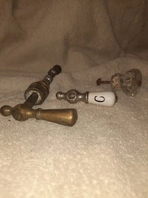 Lote De Colección Porcelana Latón Manija Vidrio Fregadero Bañera Baño Grifo Perilla Frío Caliente Foto 1 de 4