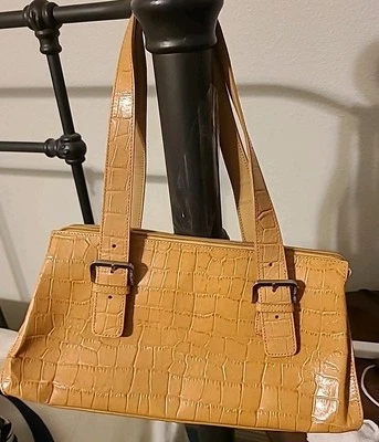 Franco Sarto - Bolso de hombro con doble asa estampado de cocodrilo tostado Foto 1 de 4