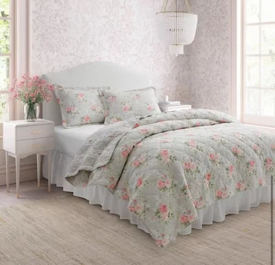 Laura Ashley Melany Pink/Gry TW Quilt/Sham Set VP WEB BASIC - Image 1 of 4