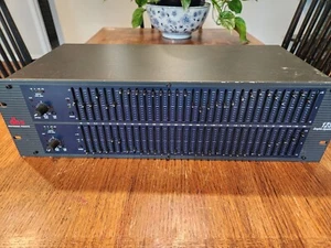 DBX 1231 DUAL CHANNEL 31-BAND GRAPHIC EQUALIZER - Picture 1 of 4