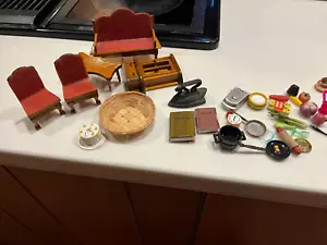 Verschiedene Puppenstubenmöbel 27 Teile WIE SIE AUF BILDERN SEHEN - Bild 1 von 4