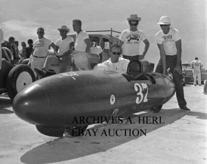 Red O’Donnell Streamliner powered by 250cc Norton Twin 1961 Bonneville LSR photo - Picture 1 of 1