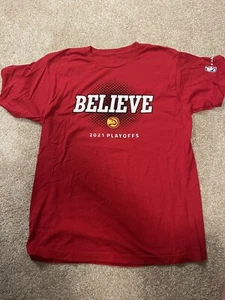 Believe 2021 Playoffs Atlanta Hawks Tultex Herren T-Shirt Rot Kurzarm Größe L - Bild 1 von 4