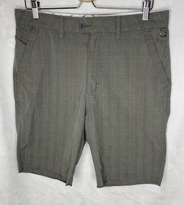 Quiksilver Shorts Men’s Size 32 Plaid Logo Outdoors Chino Casual Skateboard - Picture 1 of 12