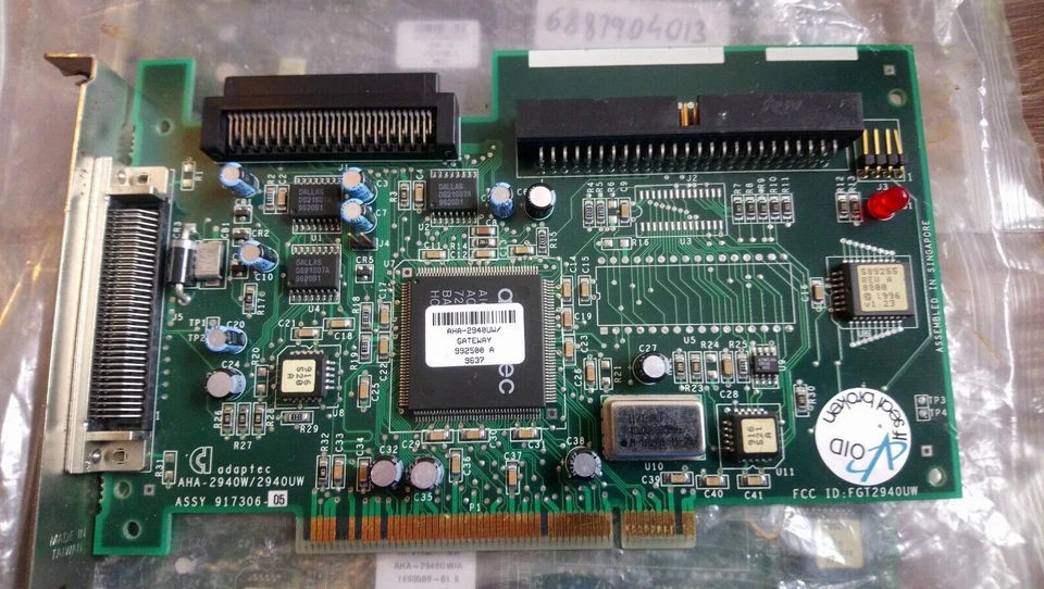 ADAPTEC AHA-2940UW 40Mbps Ultra Wide SCSI PCI Storage Controller Inc.VAT - Image 1 of 1
