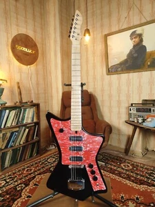 Guitarra Eléctrica Estilo Krunk URSS Soviética Krynk Jazz Deluxe Precisión - Imagen 1 de 10